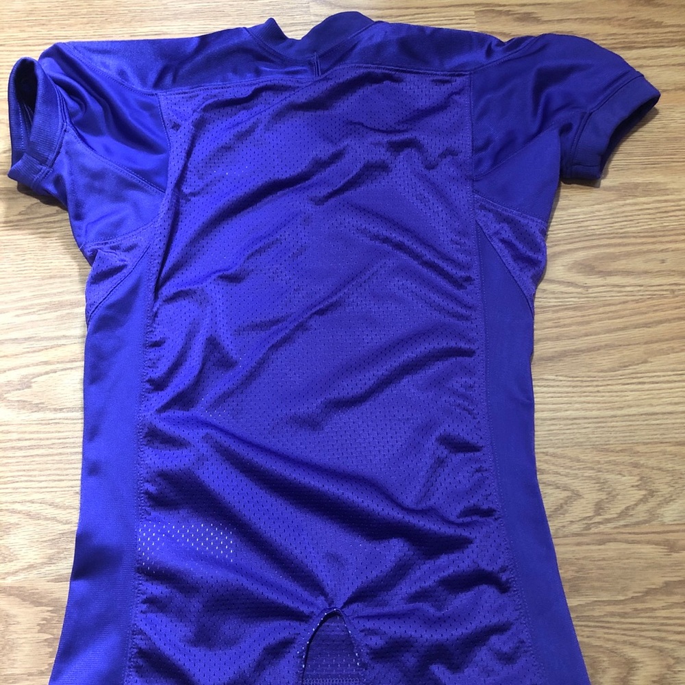 Nike women’s jersey. Size small. NWOT. - Picture 5 of 6